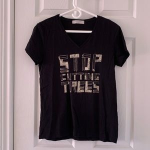 👚4/$20👚Black V-neck graphic tee